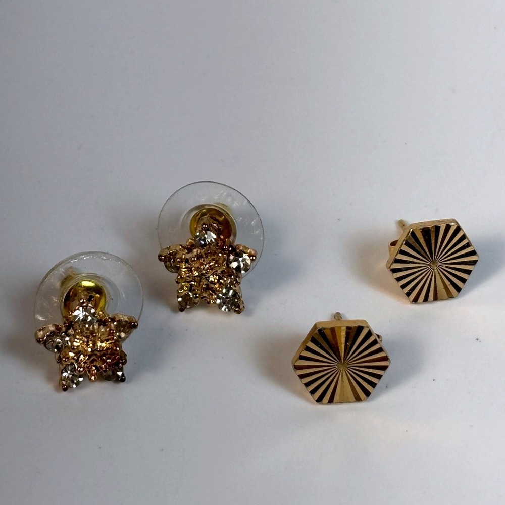 2 Pair Stud Earrings Gold Star Rhinestone and Hexagon Sunburst Etched